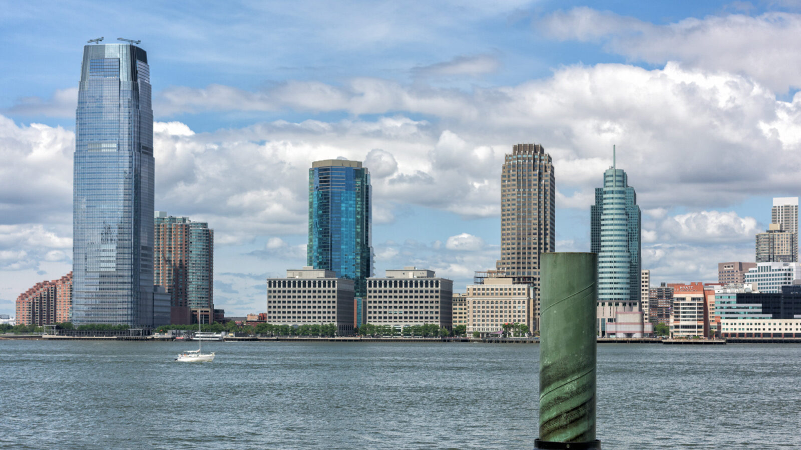 New Jersey April 2025 sports betting revenue