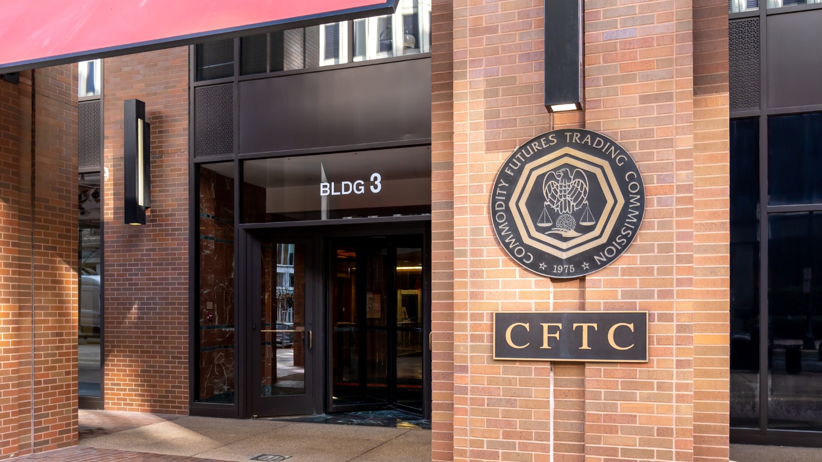 exterior-cftc-building-logo-column