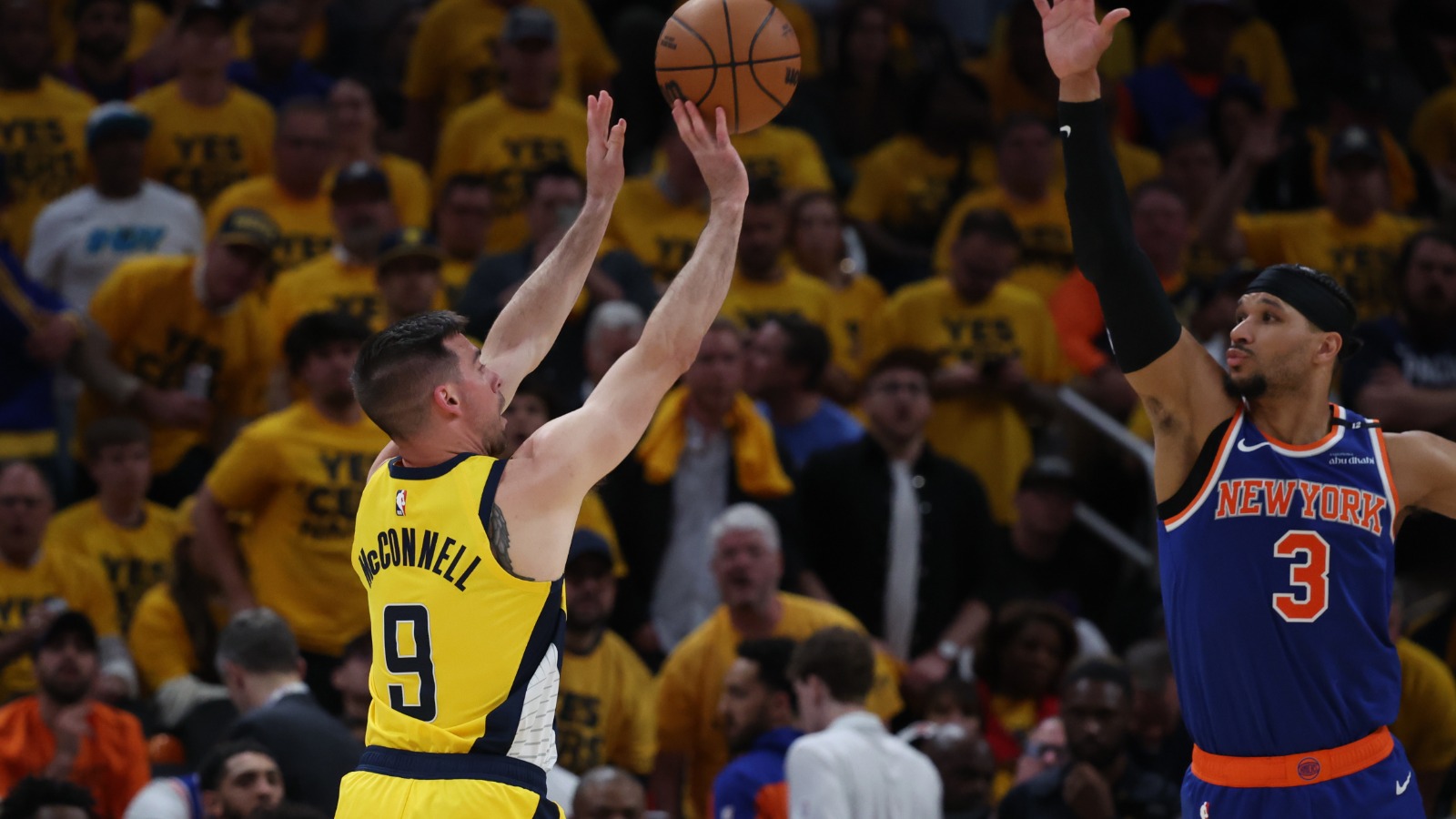 tj-mconnell-pacers-three-point-shot