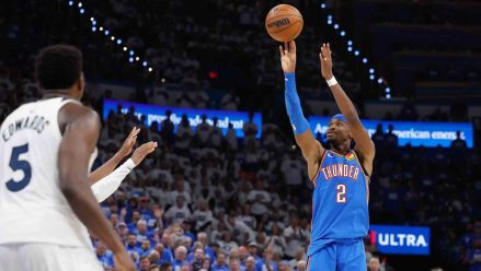Shai Gilgeous-Alexander shoots in WCF win over Wolves