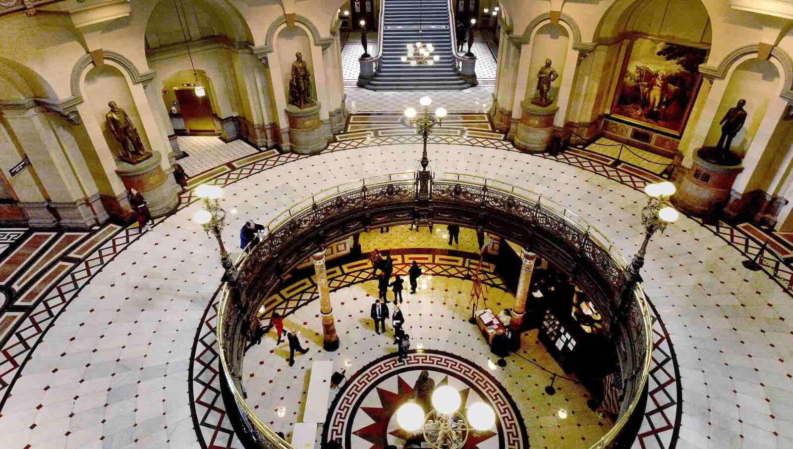 illinois legislature sports betting tax