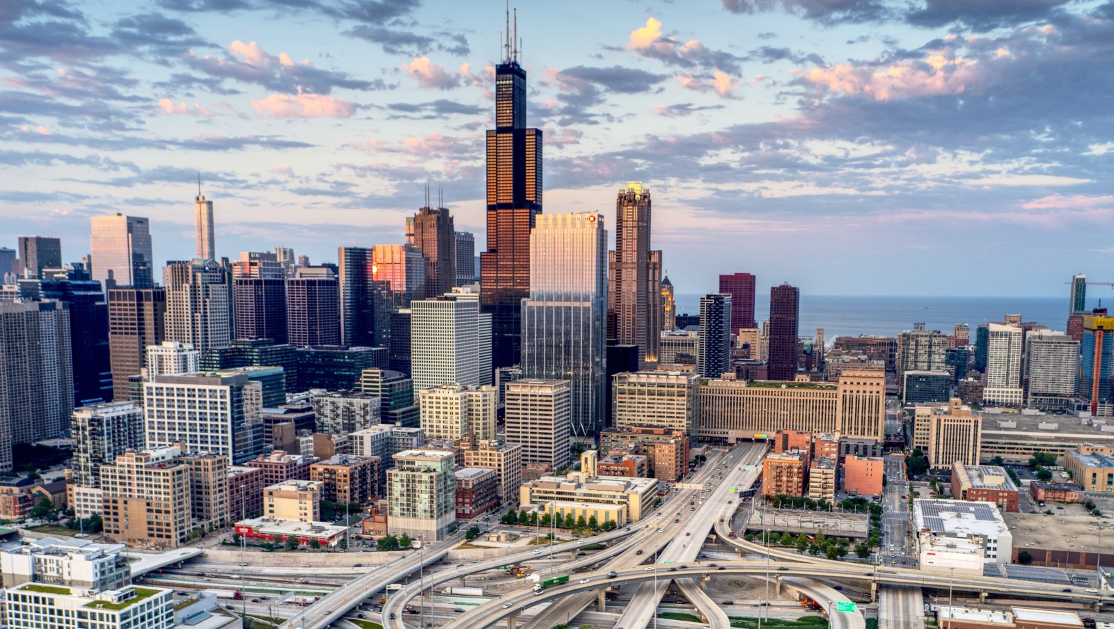 chicago-skyline-pink-clouds