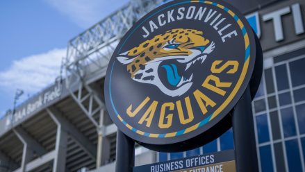 jacksonville-jaguars-sign-logo-stadium