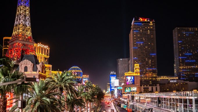 paris-planet-hollywood-strip-night