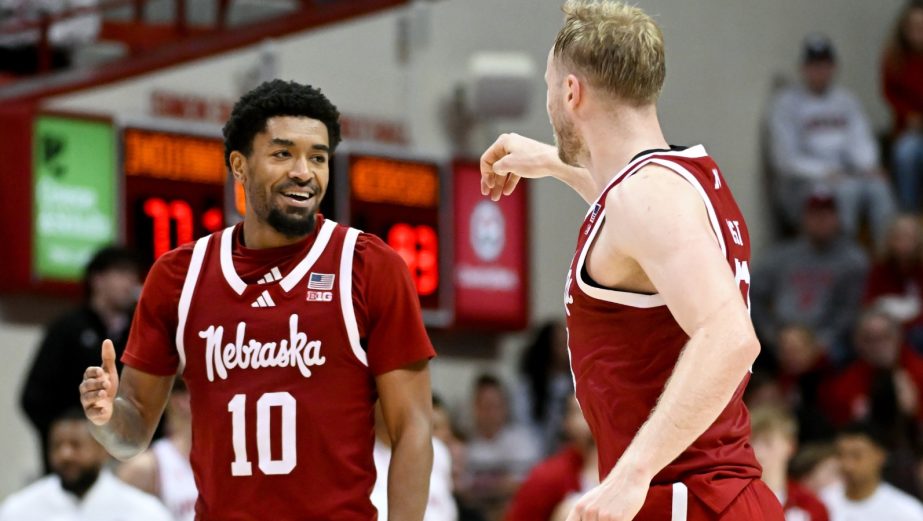 nebraska-basketball-players-happy