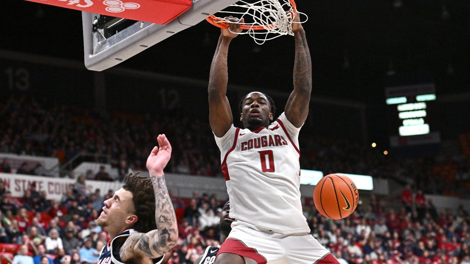 washington-state-Emmanuel-Ugbo-dunks