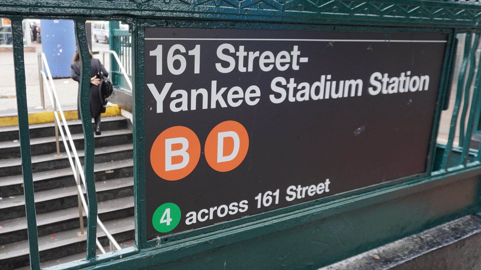yankee-stadium-subway-stop-sign