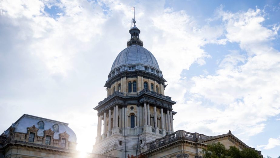 Illinois sports betting bills filed
