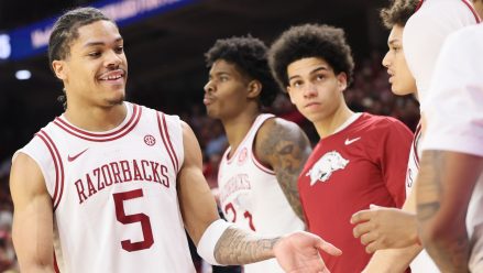 arkansas-razorbacks-darius-acuff-palm-slaps