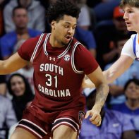 south-carolina-basketball-elijah-strong-post
