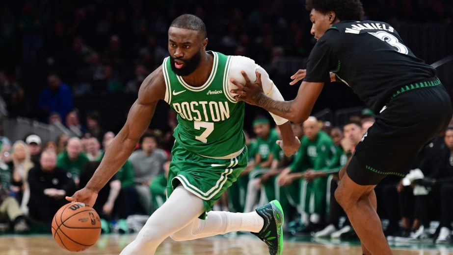 celtics-guard-Jaylen-Brown-dribbles