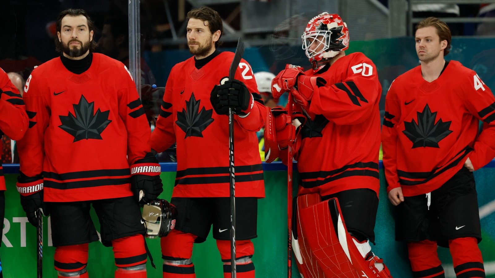 canada-hockey-red-jerseys-black-maple-leaf