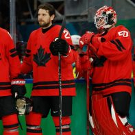 canada-hockey-red-jerseys-black-maple-leaf