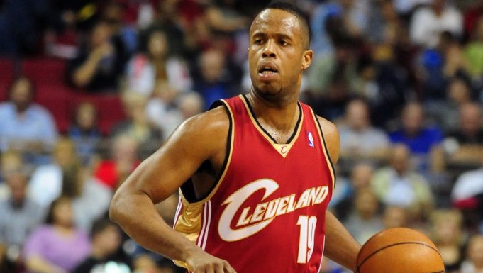 damon-jones-dribbling-cavaliers-uniform