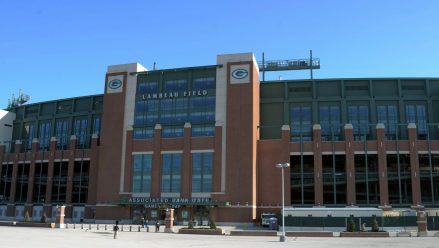 exterior-lambeau-field-green-bay