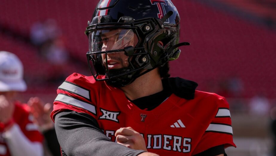 brendan-sorsby-throws-football