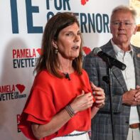 sc-governor-candidate-pamela-evette-microphone
