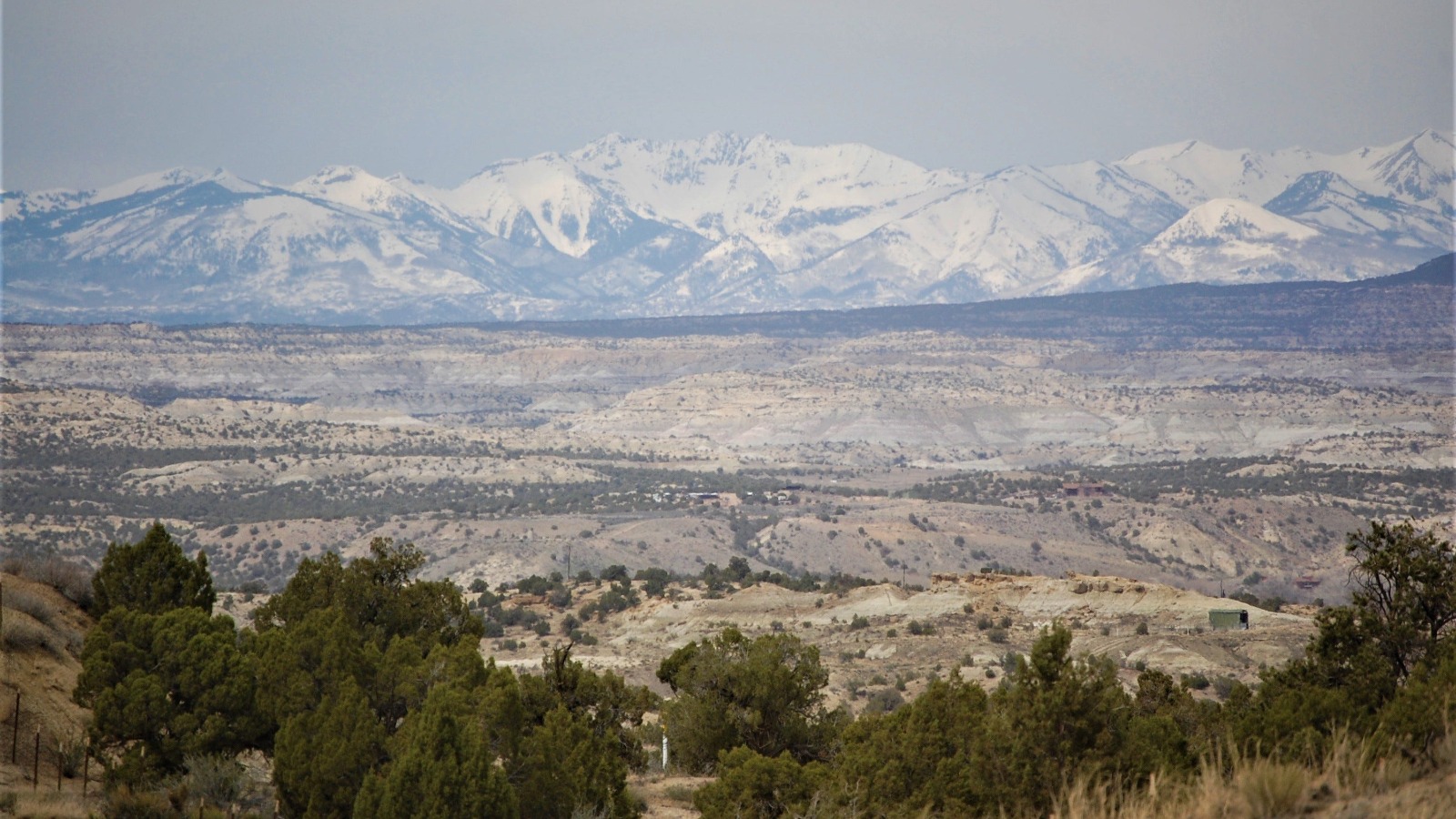 southerwestern-colorado-landscape-snow-capped-rockies