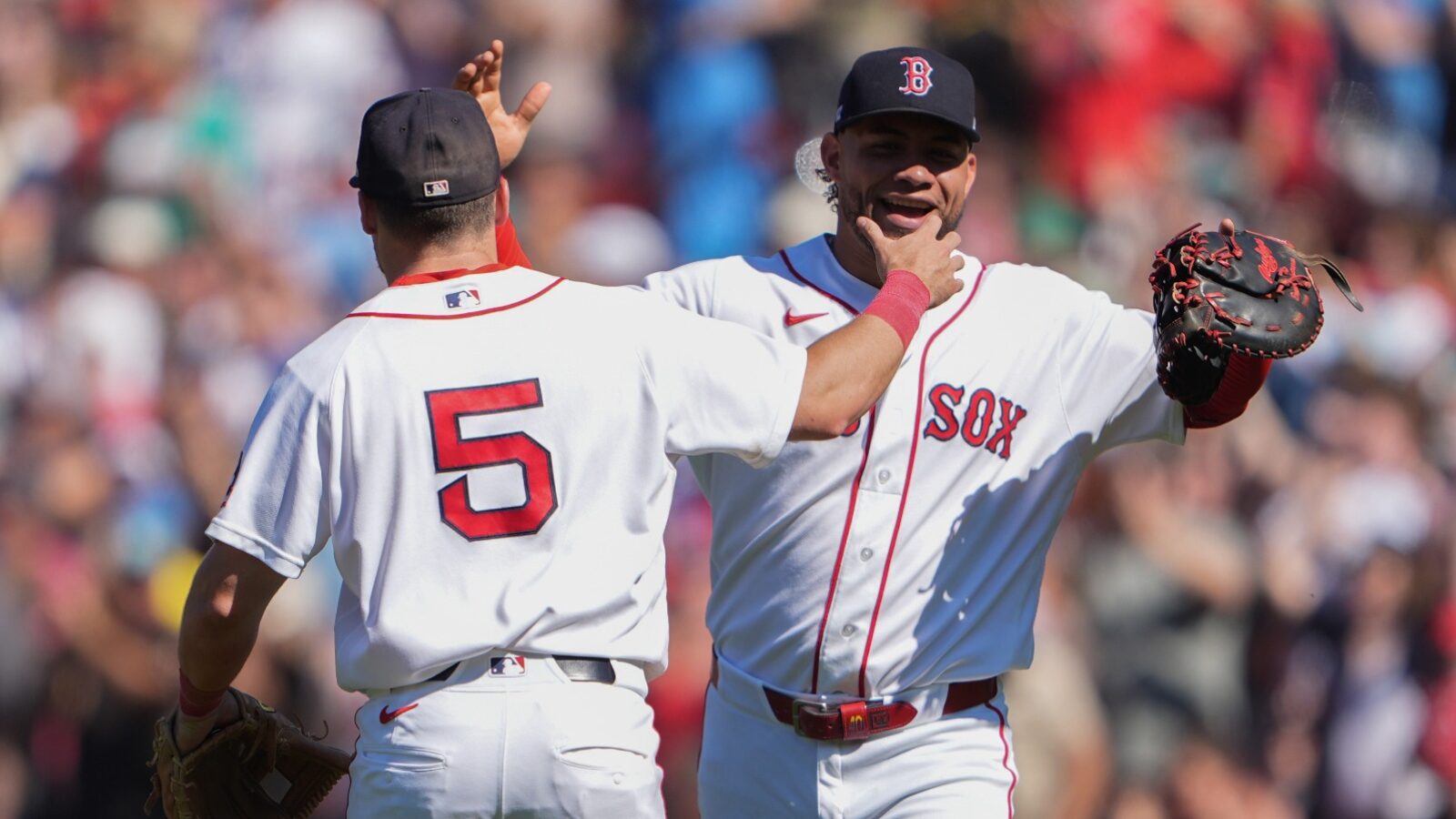 boston-Wilson-Contreras-Caleb-Durbin-high-five