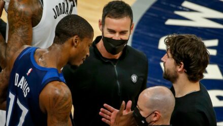 ed-davis-handshake-joe-harris-steve-nash