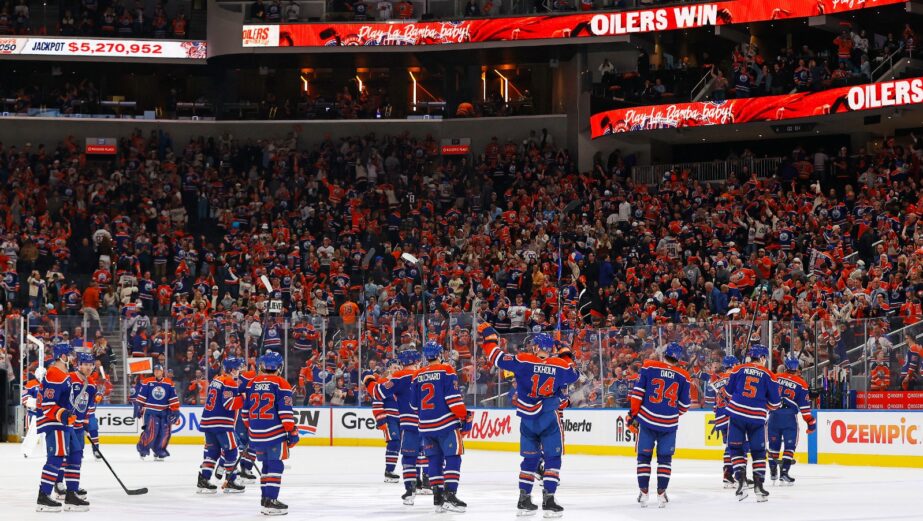 edmonton-oilers-celebrate-playoff-win