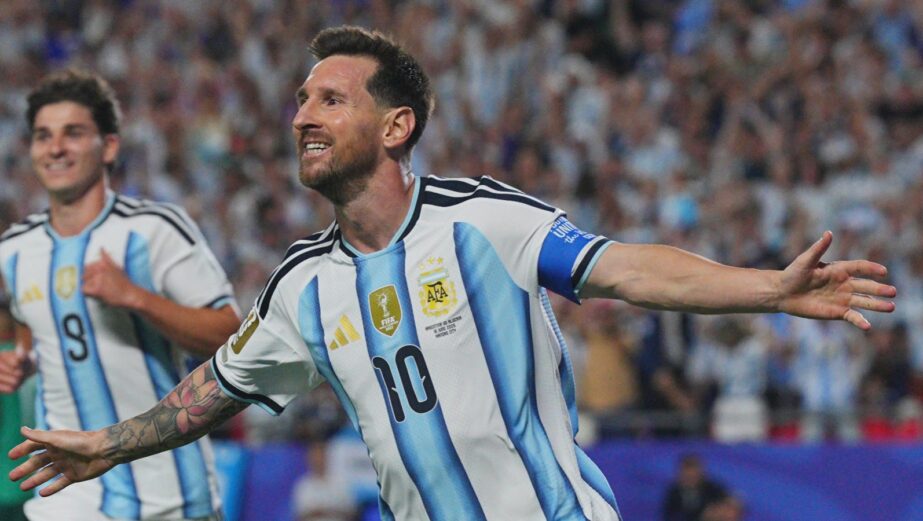 messi-celebrates-world-cup-algeria-game