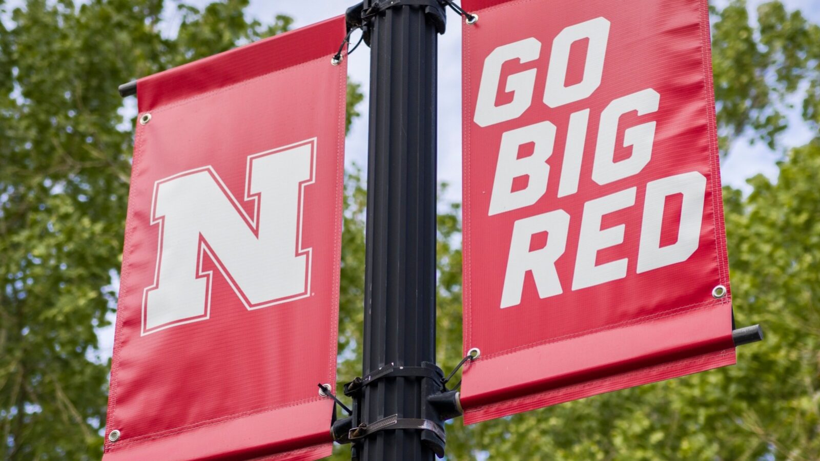 go-big-red-signs-post-nebraska