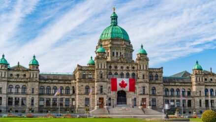 government-building-victoria-canadian-flag