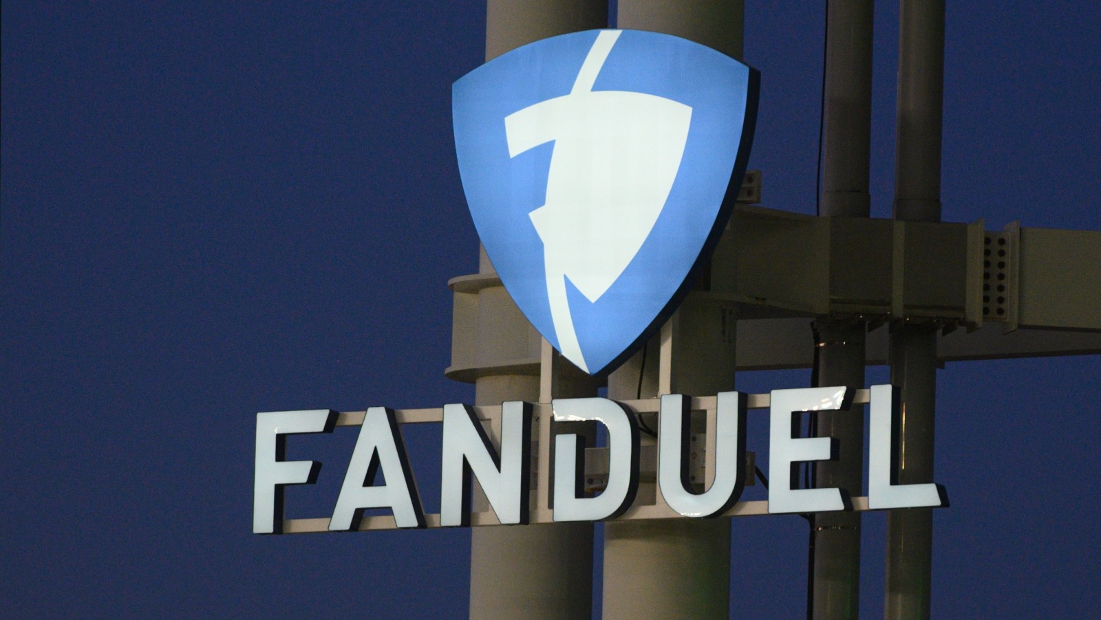 FanDuel's DFS Site Goes Down, Refunds Coming To Those Affected